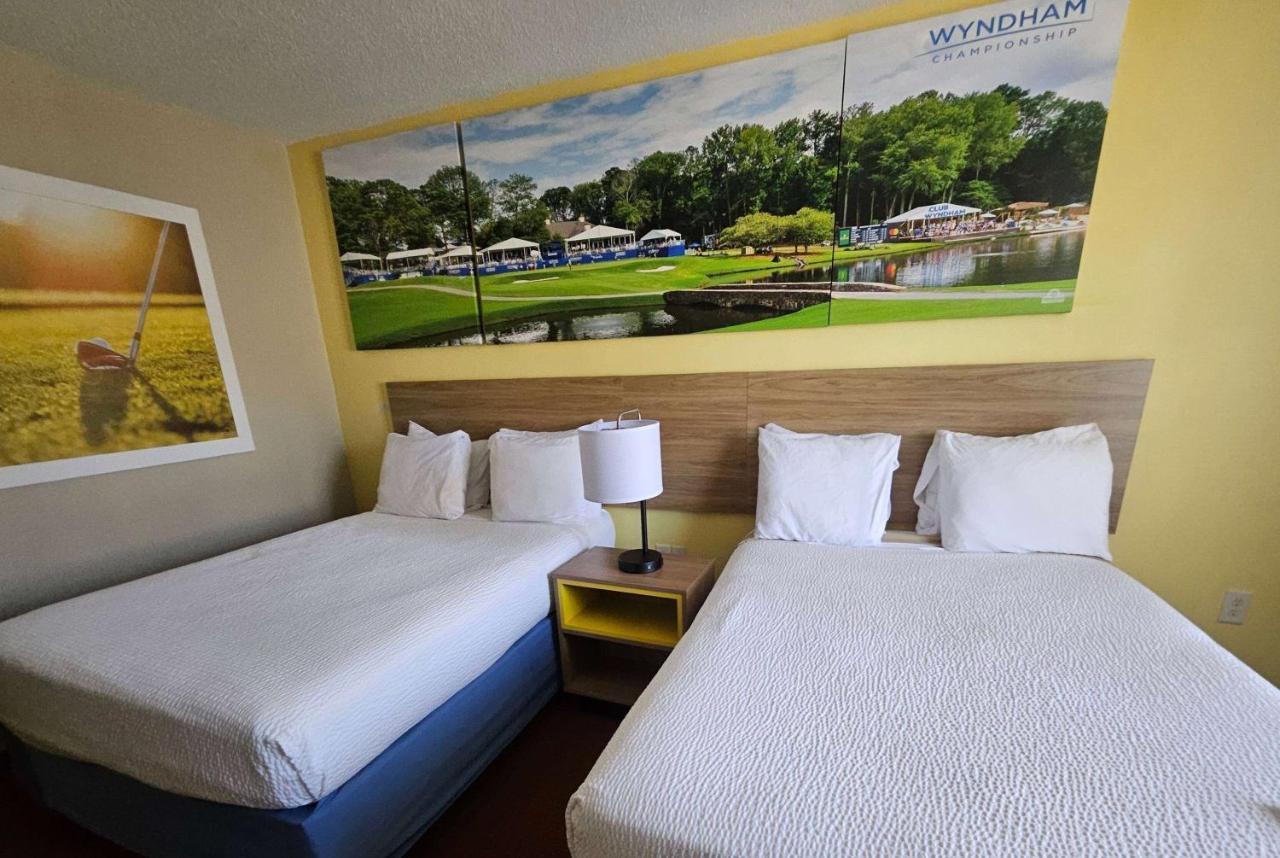 Days Inn By Wyndham Port Charlotte Town Center Bagian luar foto